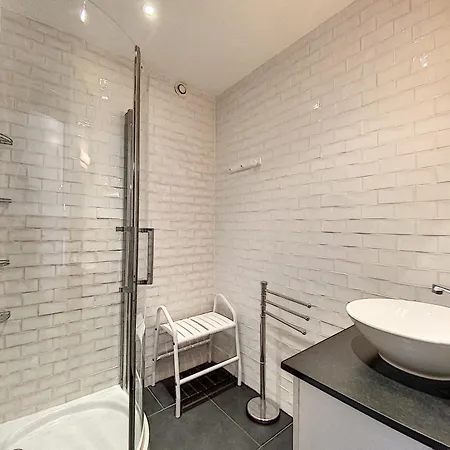 1-bedroom Beachfront With Sea View Apartman
