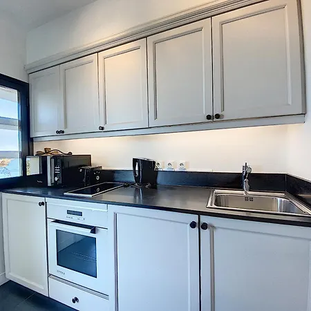 1-bedroom Beachfront With Sea View *