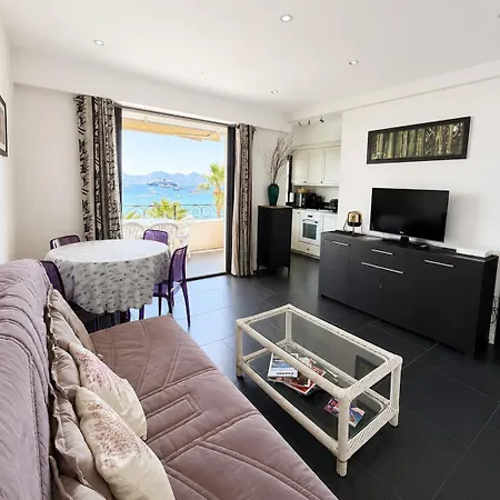 Apartment 1-bedroom Beachfront With Sea View