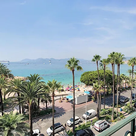 1-bedroom Beachfront With Sea View Apartamento