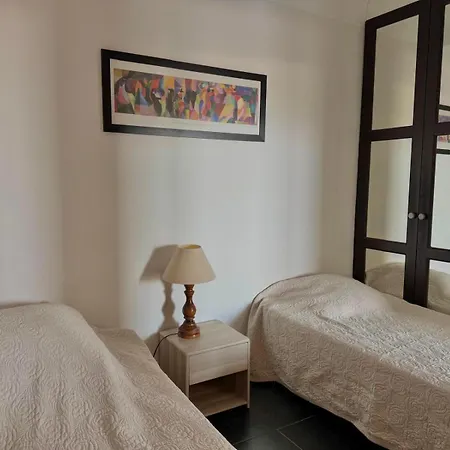1-bedroom Beachfront With Sea View Апартаменты Канны